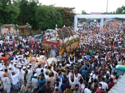 welcome to sant tukaram maharaj palkhi in baramati city | ज्ञानबा तुकाराम अन् विठूनामाच्या जयघोषाने बारामती दुमदुमली; तुकोबांचे शहरात उत्साहात स्वागत