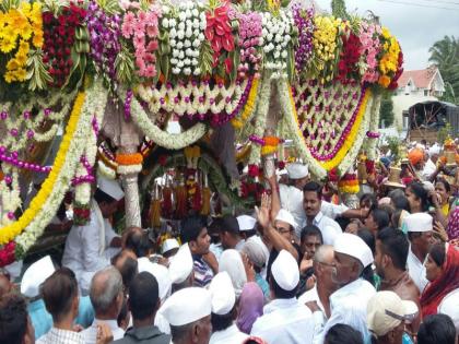 An memorable celebration of the Sant Tukaram Maharaj and Morya Gosavi meeting | संत तुकाराम महाराज आणि मोरया गोसावी भेटीचा उद्योग नगरीत रंगला अभूतपूर्व सोहळा 