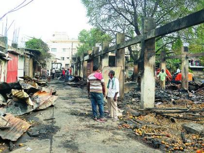 Fire breaks out at Santra market in Nagpur; 22 Shops gutted | नागपूरच्या संत्रा मार्केटला भीषण आग; २२ दुकाने खाक 