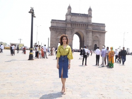 Sanya Malhotra Visited Gateway of India, But No one Saw her? | गेट वे ऑफ इंडियावर आली दंगल गर्ल सान्या मल्होत्रा ,पण तिला कुणी नाही पाहिलं ?