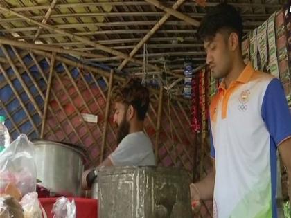 Asian Game Bronze Medal Winner Goes Back To Selling Tea | कटु सत्यः आशियाई पदकविजेता खेळाडू दिल्लीत पुन्हा विकतोय चहा... 