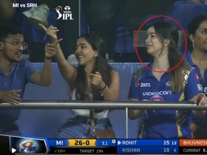 IPL 2022 MI vs SRH Live Updates : Spotted Sara Tendulkar at Wankhede Stadium for watching Mumbai Indians vs Sunrisers Hyderabad Match, See pics  | Sara Tendulkar IPL 2022 MI vs SRH Live Updates : अग तू बघ मोठ्या स्क्रिनवर दिसतेस!; मित्रांनी खुणवलं अन् तिच्या चेहऱ्यावर हास्य फुललं, कोण आहे ती?