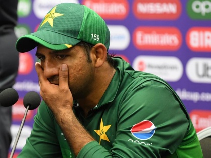 ICC World Cup 2019: Pakistan's team trolls after the defeat | ICC World Cup 2019 :  पराभवानंतर पाकिस्तानचा संघ होतोय ट्रोल