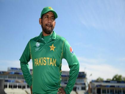 Pakistan's cricket team captain sarfraz ahmed desire to work with this Bollywood heroine | पाकिस्तानच्या कर्णधाराला बॉलिवूडचे वेध; या नायिकेसोबत काम करण्याची इच्छा