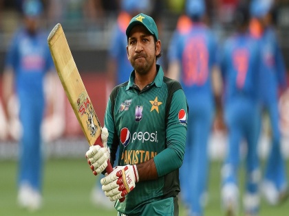 ICC World Cup 2019 : We will play every match at the World Cup as though we are facing India, Sarfaraz Ahmed | भारताविरोधात खेळतोय असं समजूनच वर्ल्ड कपचे सगळे सामने खेळू; पाक कर्णधाराने सुरू केलं 'वर्ड वॉर'