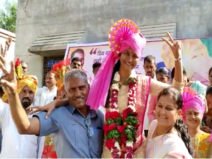 Well done kid! She fought for village transformation and won, voted for the first time, became Sarpanch | शाब्बास पोरी! गाव परिवर्तनासाठी लढली अन् जिंकली,पहिल्यांदाच मतदान केले, सरपंचही झाली