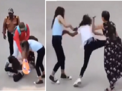 Pulling the girl's hair and beating her with a belt; Three girls have a free-style fight in the Aurangabad's college parking lot | Video: प्रेमप्रकरणातून कॉलेजच्या पार्किंगमध्ये तीन तरुणींची फ्री-स्टाईल फाईट