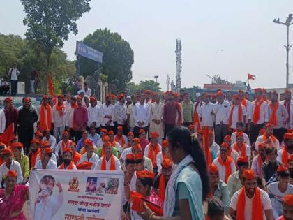 Ex-MLA including BJP leaders ousted, Saswad Maratha Kranti Morcha agitation continues | माजी आमदारासह भाजप नेत्यांना हुसकावले, सासवडला मराठा क्रांती मोर्चाचे आंदोलन सुरूच