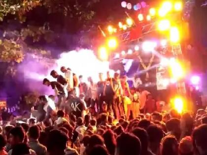 Senior citizens of Satara performed Maha Aarti at Panchmukhi Ganesh Temple to demand ban on DJ Sound system | गणराया एक काम कर, मोठ्या आवाजाची भिंत आता हद्दपार कर; साताऱ्यातील जेष्ठ नागरिकांचे साकडे Senior citizens of Satara performed Maha Aarti at Panchmukhi Ganesh Temple to demand ban on DJ Sound system | गणराया एक काम कर, मोठ्या आवाजाची भिंत आता हद्दपार कर; साताऱ्यातील जेष्ठ नागरिकांचे साकडे