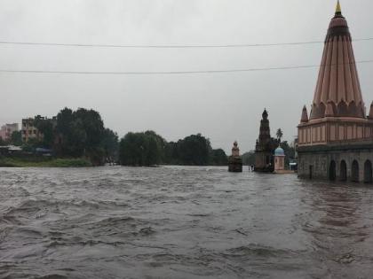 Floods recede in Satara district due to reduced rainfall, Koyana gates are three feet high | पावसाचा जोर कमी; सातारा जिल्ह्यात पूर ओसरला, कोयनाचे दरवाजे तीन फुटांवर Floods recede in Satara district due to reduced rainfall, Koyana gates are three feet high | पावसाचा जोर कमी; सातारा जिल्ह्यात पूर ओसरला, कोयनाचे दरवाजे तीन फुटांवर