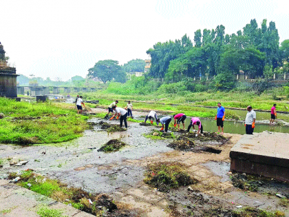 Sundela Ghat ... Cleanliness! | संडेला घाट... स्वच्छतेचा थाट !