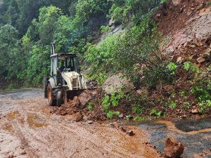 The intensity of rain is less in Satara district, Rockfall session continues; Stock in Koine at 40 TMC | सातारा जिल्ह्यात पावसाचा जोर कमी; दरडी कोसळण्याचे सत्र सुरूच; कोयनेत ४० टीएमसीवर साठा