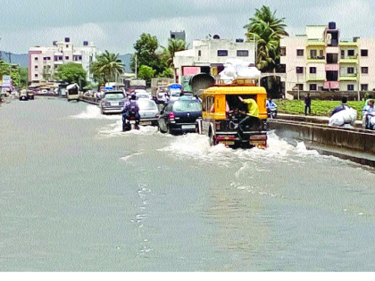 Water to water; Anyone on the go? | पाणीच पाणी चोहीकडे; गेला रस्ता कुणीकडे?