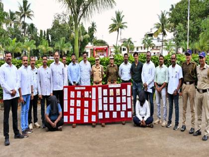 Satara police used a drone to search for and arrest four people who were hiding in the forest after stealing 92 tolas of gold | Satara Crime: तब्बल ९२ तोळे सोने लंपास करुन जंगलात लपून बसले, पोलिसांनी ड्रोनने शोध घेऊन जेरबंद केले Satara police used a drone to search for and arrest four people who were hiding in the forest after stealing 92 tolas of gold | Satara Crime: तब्बल ९२ तोळे सोने लंपास करुन जंगलात लपून बसले, पोलिसांनी ड्रोनने शोध घेऊन जेरबंद केले