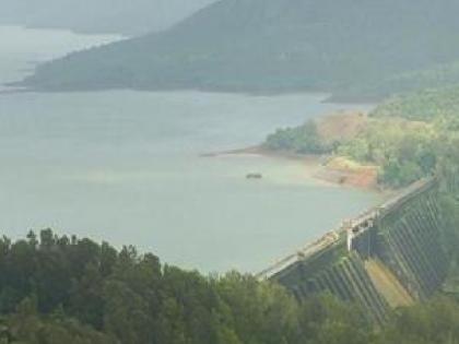 Even if the intensity of rain decreases, the inflow of water in the dams will continue 102 TMC water storage in major project in Satara district | पावसाचा जोर कमी, तरी धरणांत पाण्याची आवक कायम; सातारा जिल्ह्यातील प्रमुख प्रकल्पात १०२ टीएमसी पाणीसाठा Even if the intensity of rain decreases, the inflow of water in the dams will continue 102 TMC water storage in major project in Satara district | पावसाचा जोर कमी, तरी धरणांत पाण्याची आवक कायम; सातारा जिल्ह्यातील प्रमुख प्रकल्पात १०२ टीएमसी पाणीसाठा