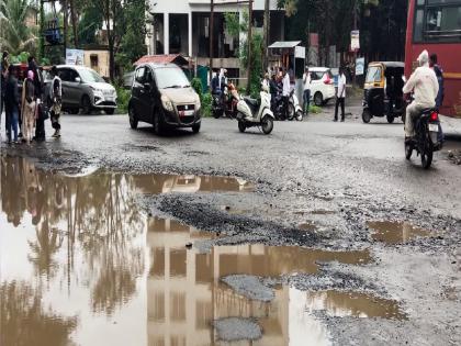 Notice to three public works contractors in the case of bad roads in Satara | Satara: रस्त्याची ‘वाट’; सार्वजनिक बांधकामची तिघा ठेकेदारांना नोटीस 