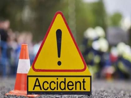 A car collided with a truck near Shendre in Satara One person killed five seriously injured | Satara: शेंद्रेजवळ कारची ट्रकला धडक; एकजण ठार, पाच गंभीर जखमी