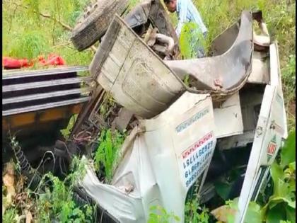 The trailer's brake failed and the driver died on the spot | Wardha | सत्याग्रही घाटात अपघात; ट्रेलरचा ‘ब्रेक फेल’ अन् चालक जागीच ठार