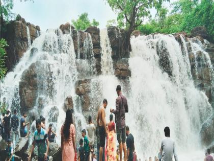 Waterfalls in Konkan: Savadav waterfall is a tourist attraction in Sindhudurg district | Waterfalls in Konkan: पर्यटकांना खुणावतोय सावडावचा धबधबा