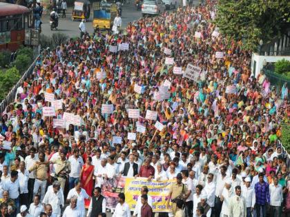 Save the government, then wake up at the rulers | सरकार वाचवायचे असेल तर राज्यकर्त्यांनो वेळीच जागे व्हा - पंतप्रधान नरेंद्र मोदी यांचे बंधू प्रल्हाद मोदी यांचा सरकारला इशारा