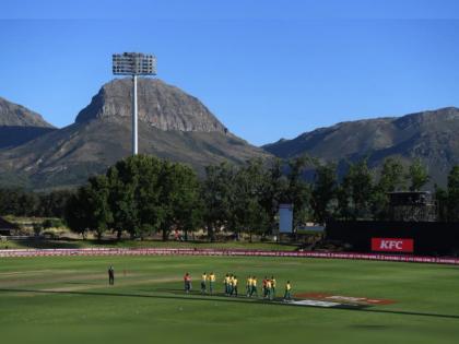 1st ODI between South Africa and England delayed after two members of the hotel staff test positive for COVID-19 | OMG : हॉटेलचे दोन स्टाफ सदस्य कोरोना पॉझिटिव्ह; सामनाच करावा लागला रद्द