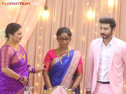 Sawali's look caught everyone's attention at the wedding reception | लग्नाच्या रिसेप्शनमध्ये सावलीच्या लूकने वेधलं सर्वांचे लक्ष