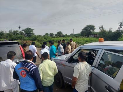 Firing in front of Health Minister tanaji Sawants nephews house | आरोग्यमंत्री सावंत यांच्या पुतण्याच्या घरासमोर गोळीबार; पोलीस घटनास्थळी, आरोपींचा शोध सुरू