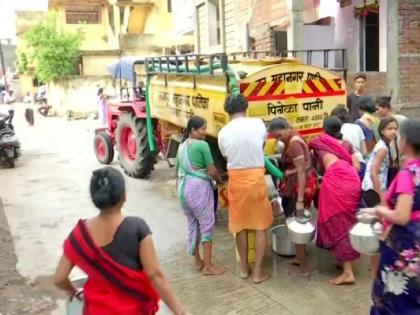 Water shortage in Nagpur city, citizens angry, Question of all party leaders to Nagpur municipal commissioner | कुठल्या भागात किती पाणी देणार सांगा? सर्वपक्षीय नेते आक्रमक