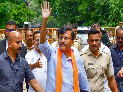 ED raids on builder close to MP Sanjay Raut; Possibility of increase in difficulty | संजय राऊत यांच्या निकटवर्तीय बिल्डरवर ईडीची छापेमारी; अडचणीत वाढ होण्याची शक्यता