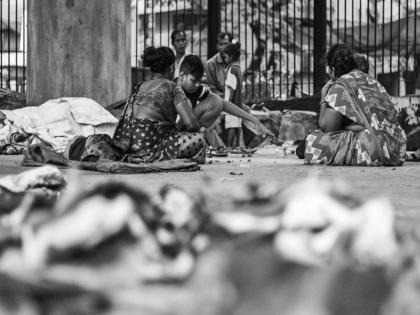 Mumbai needs 125 shelters for the homeless; Millions homeless | मुंबईत बेघरांसाठी हवीत १२५ निवारागृहे; लाखोंच्या संख्येत बेघर