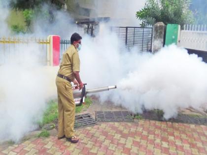 'Guppy' will kill mosquitoes; 227 municipal smoke sprinklers are working | ‘गप्पी’ करणार डासांचा नाश; पालिकेची २२७ धूर फवारणी यंत्रे कार्यरत