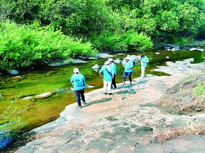 The water of the Ulhas River is still clear at the source | उल्हास नदीचे पाणी उगमस्थानी आजही निर्मळच