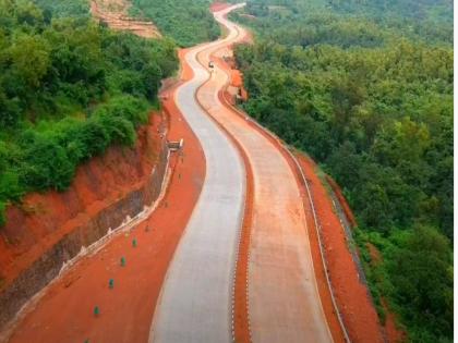 Mumbai-Goa highway work slow; When will the quadrupling be completed? | मुंबई-गोवा महामार्गाचे काम संथगतीने; चौपदरीकरण कधी पूर्ण होणार?