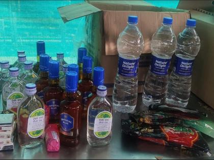 Liquor, cigarettes, gutkha were found in the running train | धावत्या रेल्वेतील तपासणी मोहिमेत आढळली दारू, सिगरेट, गुटखा