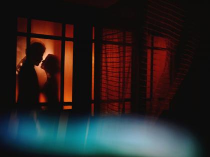 Jaipur - In Rajasthan, a husband filed a complaint against his wife, who attempted to kill him by her and her lover | पतीशी भांडण करून दुसऱ्या खोलीत झोपली पत्नी; मध्यरात्री पतीला आली जाग, खोलीत डोकावून पाहताच... Jaipur - In Rajasthan, a husband filed a complaint against his wife, who attempted to kill him by her and her lover | पतीशी भांडण करून दुसऱ्या खोलीत झोपली पत्नी; मध्यरात्री पतीला आली जाग, खोलीत डोकावून पाहताच...