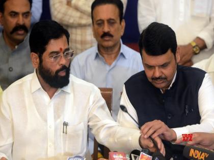 Shiv Sena MP Vinayak Raut targeted Eknath Shinde and Devendra Fadnavis | "महाराष्ट्रात काळू-बाळूचाच तमाशा; एक दाढीवाला अन् दुसरा बिन दाढीवाला..."