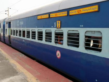 Railways ladies special coaches removed; Decision due to lack of response | रेल्वेचे स्त्रीदाक्षिण्य संपले, लेडीज स्पेशल डबे काढले; प्रतिसाद नसल्याने निर्णय