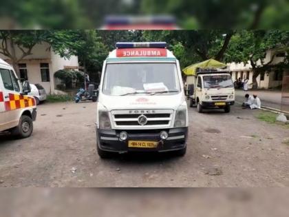 Duty doctor dies in ambulance in Buldhana Khamgaon; What really happened? | ह्रदयद्रावक! कर्तव्य बजावणाऱ्या डॉक्टरचा रुग्णवाहिकेतच मृत्यू; नेमकं घडलं काय?