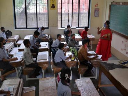 Appointment of retired teachers in schools with less than twenty students, An attempt to find an alternative way of governance | वीसपेक्षा कमी पटसंख्येच्या शाळांत निवृत्त शिक्षकांची नियुक्ती, शासनाचा पर्यायी मार्ग काढण्याचा प्रयत्न 