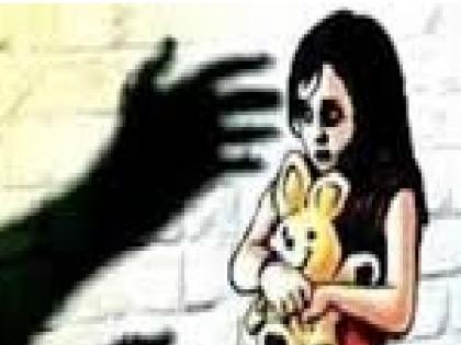 Three schoolgirls were molested by a teacher, a shocking incident in Sangli district  | शिक्षकाकडून तीन शाळकरी मुलींच्या विनयभंगाचा प्रकार, सांगली जिल्ह्यातील धक्कादायक घटना 