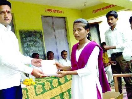 Distribution of educational material and plantation at Pendgaon school | पेंडगाव येथील शाळेत शैक्षणिक साहित्य वाटप व वृक्षारोपण