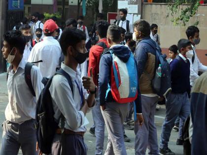 Deadly attack on school children in Pune A fifteen year old boy was stabbed with a blade | पुण्यात शाळकरी मुलांचा जीवघेणा हल्ला; पंधरा वर्षाच्या मुलावर ब्लेडने वार