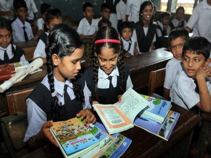 Revised syllabus for classes 3 to 10 announced in the maharashtra state; Hindi compulsory education to be stopped? 'This' subject will be taught | राज्यात तिसरी ते दहावीचा सुधारित अभ्यासक्रम जाहीर; हिंदी सक्तीला लागला ब्रेक? 'हे' विषय शिकवणार Revised syllabus for classes 3 to 10 announced in the maharashtra state; Hindi compulsory education to be stopped? 'This' subject will be taught | राज्यात तिसरी ते दहावीचा सुधारित अभ्यासक्रम जाहीर; हिंदी सक्तीला लागला ब्रेक? 'हे' विषय शिकवणार