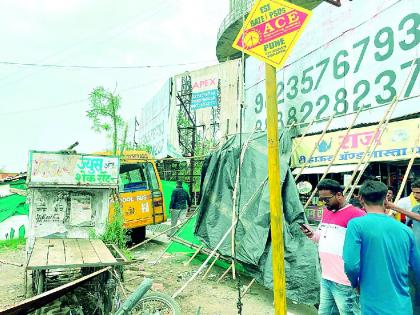 The driver lost control and the school bus entered the hotel; Two students injured | अनियंत्रित स्कूल बसच्या धडकेत दोन विद्यार्थी जखमी; वानाडोंगरी येथील घटना