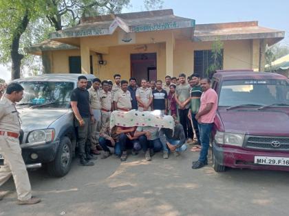 A gang of nilgai poachers was arrested red-handed | नीलगायींची शिकार करून जाणाऱ्या टोळीला रंगेहात अटक