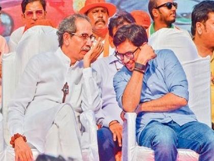 Uddhav Thackeray warns police to leave BJP workers who distribute money | पैसे वाटणाऱ्या भाजपच्या कार्यकर्त्यांना सोडून देता, उद्धव ठाकरे यांचा पोलिसांना इशारा