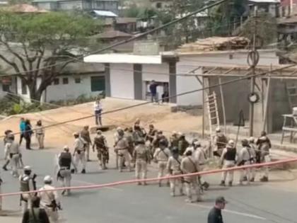 9 people have been killed and 10 others injured in fresh violence this morning in Manipur Village | मणिपूरमध्ये फुटीरतावाद्यांनी गावाला घेरले, गोळीबारात ९ लोकांचा मृत्यू