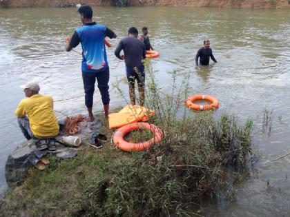 A student who went for a bath in the river drowned, three friends survived | नदीवर आंघोळसाठी गेलेला विद्यार्थी बुडाला, तीन मित्र बचावले