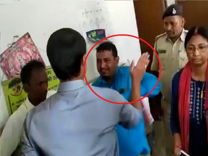 husband working in a government office instead of wife, SDM slapped him | सरकारी कार्यालयात महिलेऐवजी पती काम करतना दिसला, SDMने केला थप्पडांचा वर्षाव