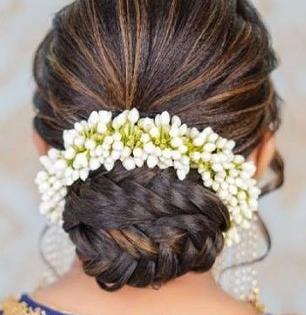 Bun Hairstyle For Diwali : दिवाळीत ५ मिनिटांत करता येतील अशा १० सोप्या हेअरस्टाईल्स; साडी लूक होईल परफेक्ट